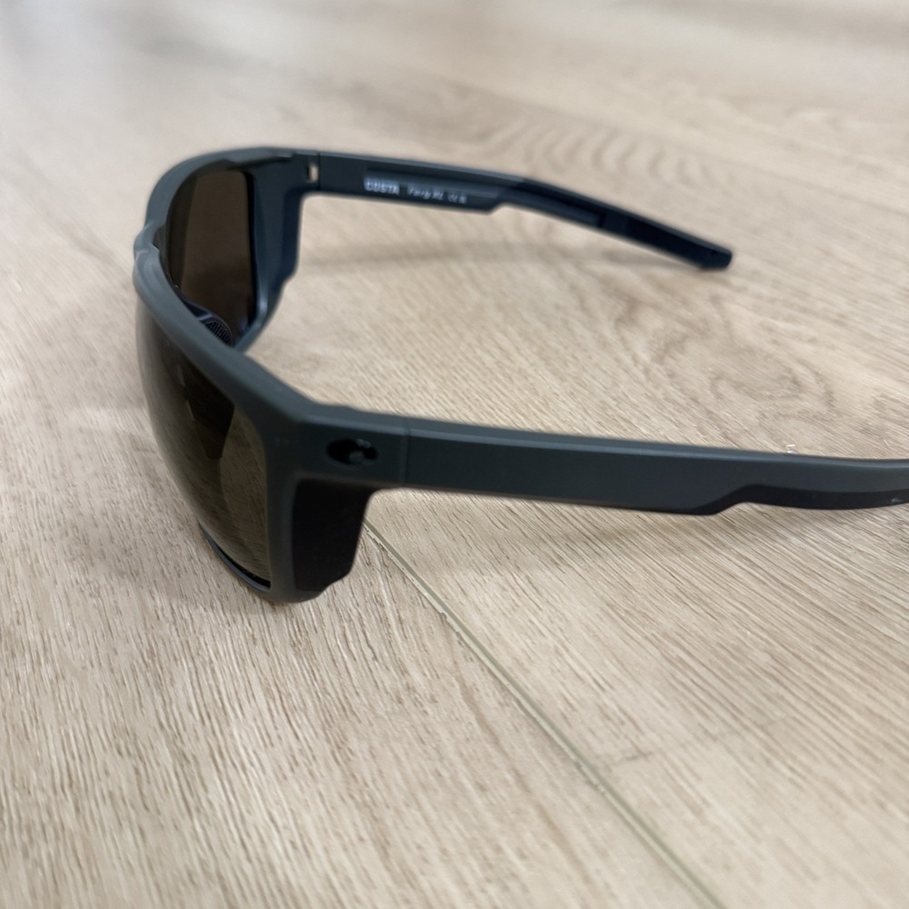 Costa Del Mar Ferg XL Sunglasses Matte Black 580G Gray Polarized Glass 6S9012 - Picture 8 of 9